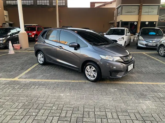 Carro Honda Fit 2015 1.5 16v LX CVT (Flex)