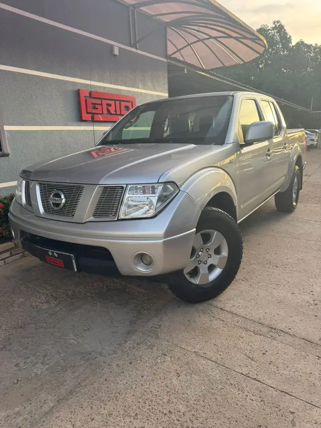Carro Nissan Frontier 2012 XE 4x4 2.5 16V (cab. dupla)