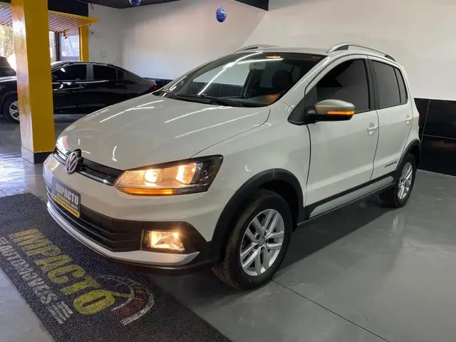 Carro Volkswagen CrossFox 2016 1.6 16v MSI (Flex)