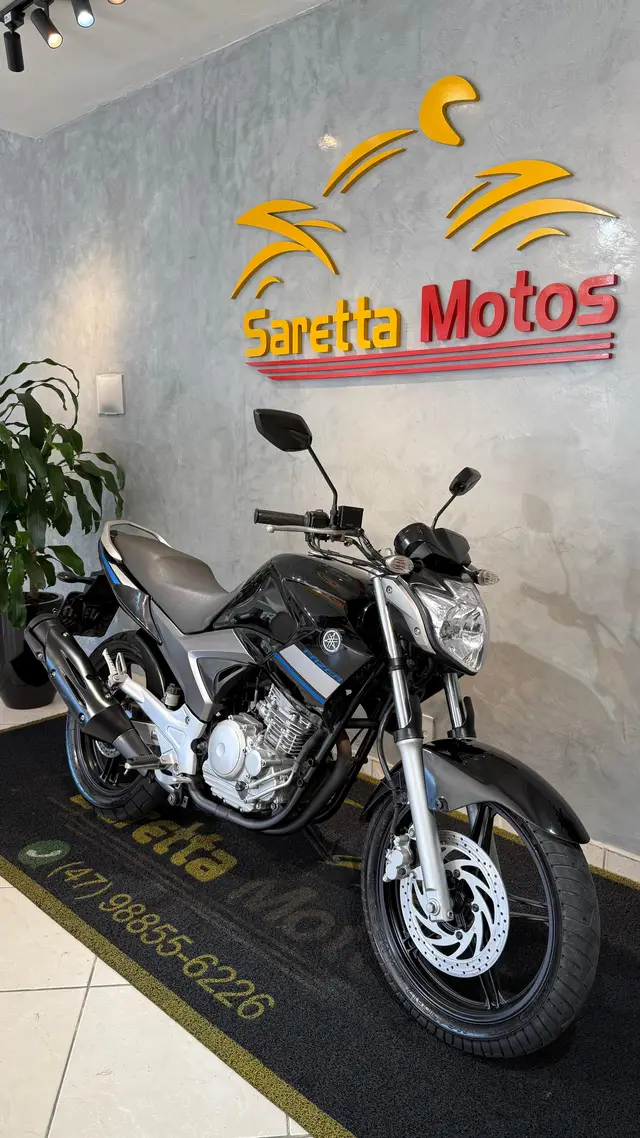 Moto Yamaha YS 250 Fazer 2014 Black Edition