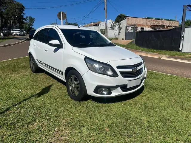 Carro Chevrolet Agile 2014 LTZ 1.4 8V (Flex)