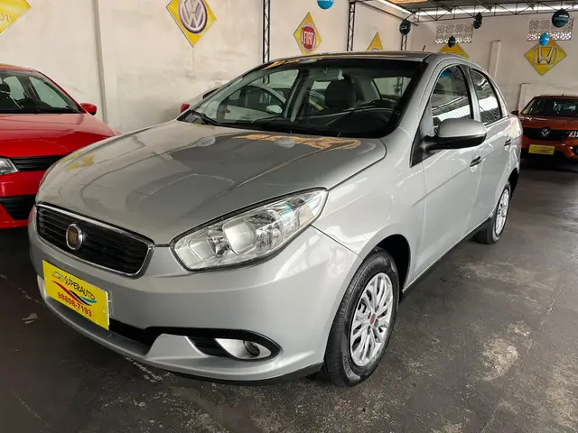 Carro Fiat Grand Siena 2018 Attractive 1.0 (Flex)