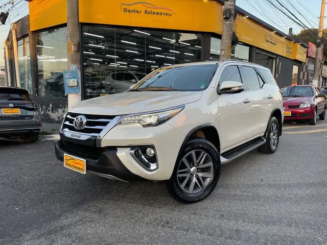 Carro Toyota Hilux Cabine Dupla 2017 Hilux 2.7 SR CD 4x2 (Flex) (Aut)