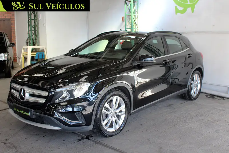 Mercedes-Benz GLA 200 1.6 Advance