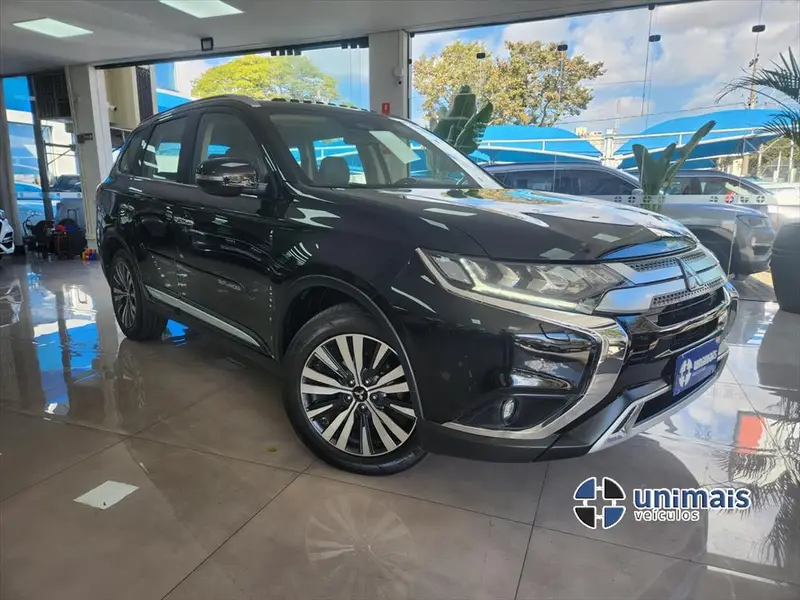 Mitsubishi Outlander 2.2 DI-D HPE-S 4WD CVT