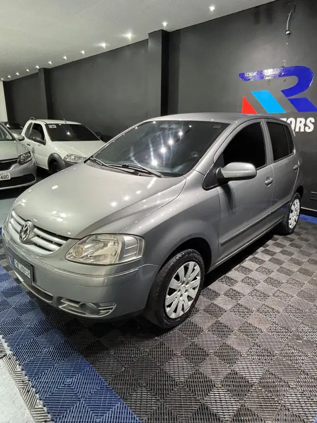 Carro Volkswagen Fox 2005 Plus 1.0 8V
