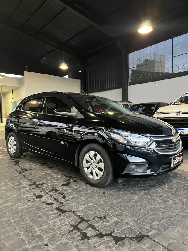 Carro Chevrolet Onix 2019 LT 1.0 Turbo (Flex)