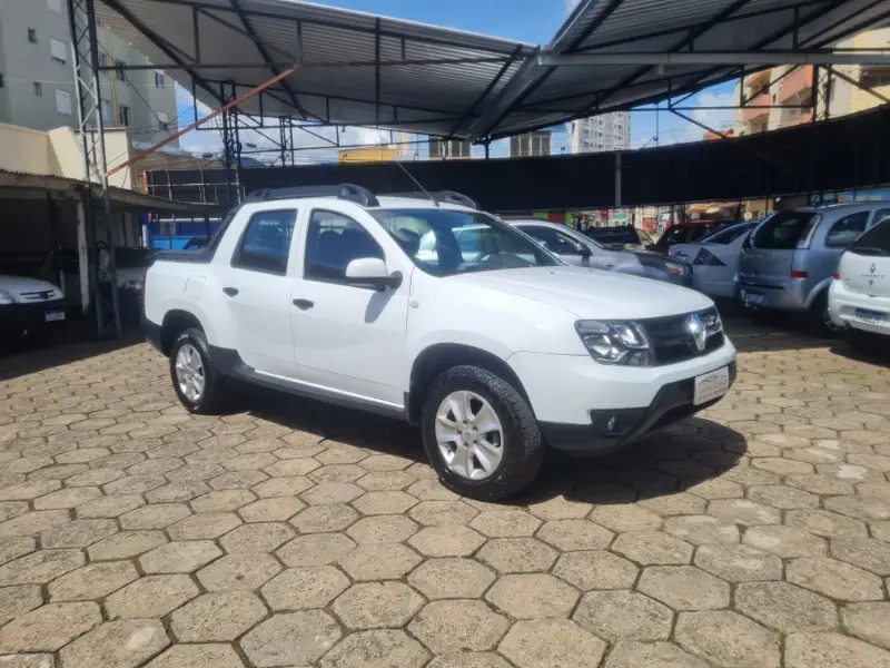 Renault Duster Oroch 1.6 16V SCe Express (Flex)