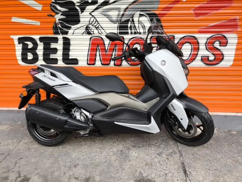 Yamaha XMax 250 Connected