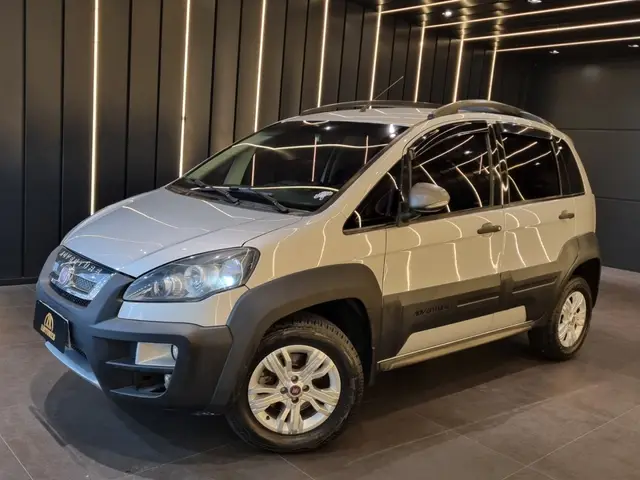Carro Fiat Idea 2013 Adventure 1.8 16V E.TorQ (Flex)