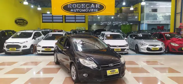 Carro Ford Focus Hatch 2015 SE 1.6 16V TiVCT PowerShift