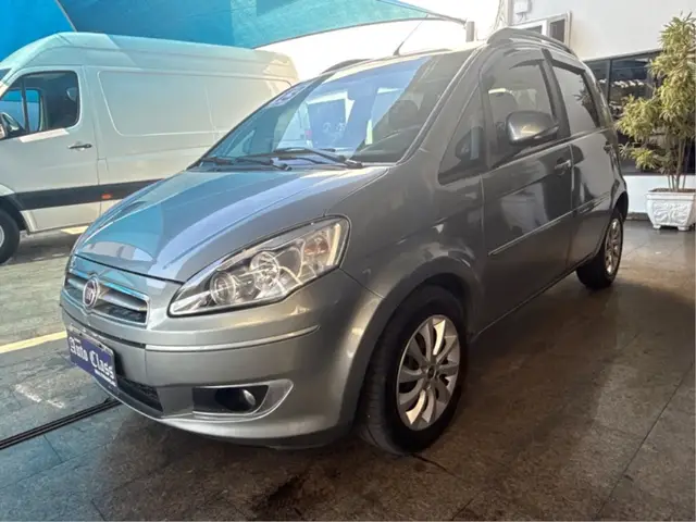 Carro Fiat Idea 2016 Attractive 1.4 8V (Flex)