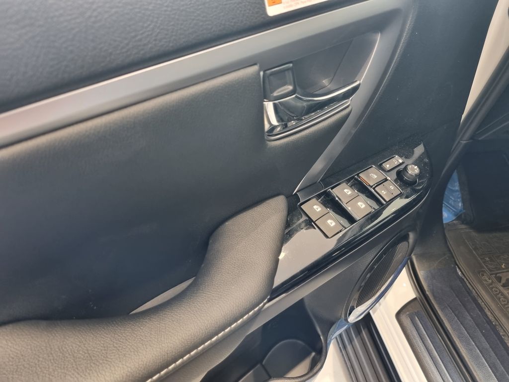 SW4 SRX Platinum 2.8 Turbodiesel 4x4 (Aut.) (7 Lugares)