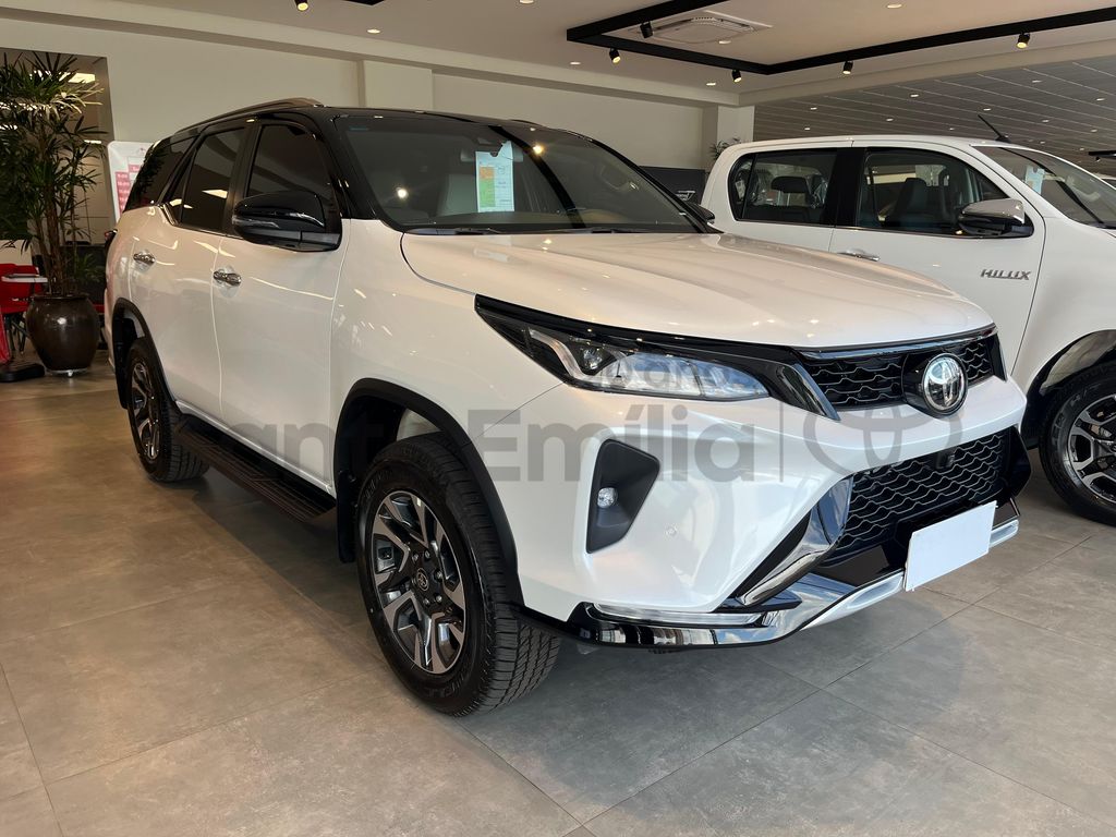 SW4 Diamond  2.8 Turbodiesel 4x4 (Aut.)