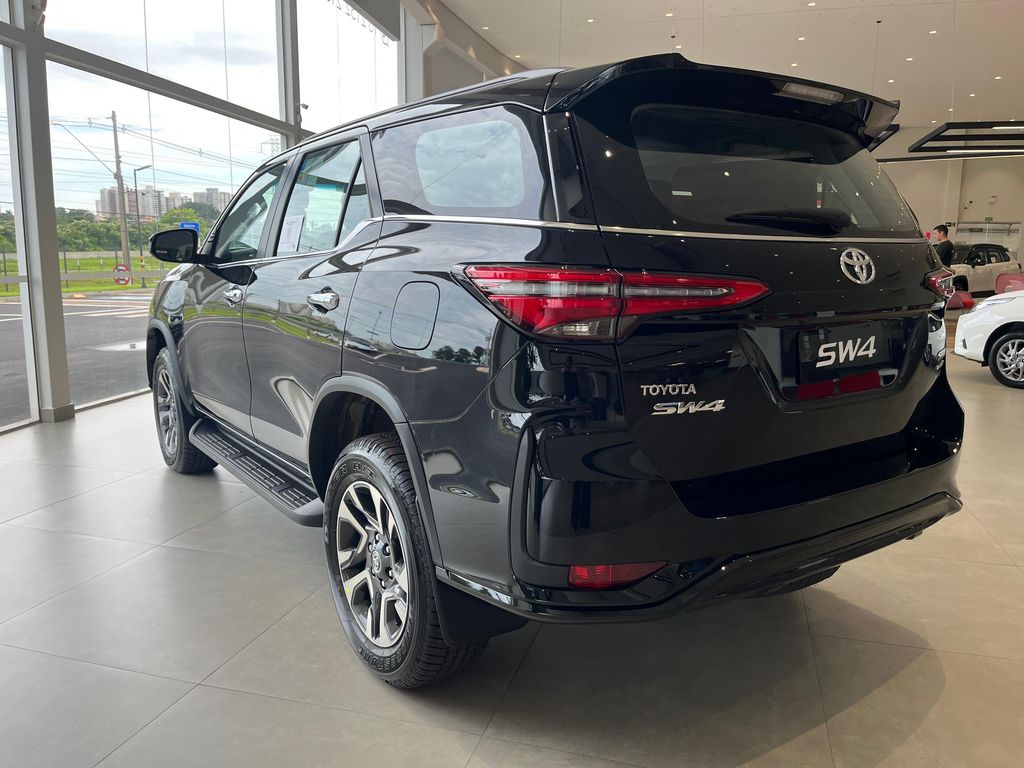 SW4 SRX Platinum 2.8 Turbodiesel 4x4 (Aut.) (7 Lugares)