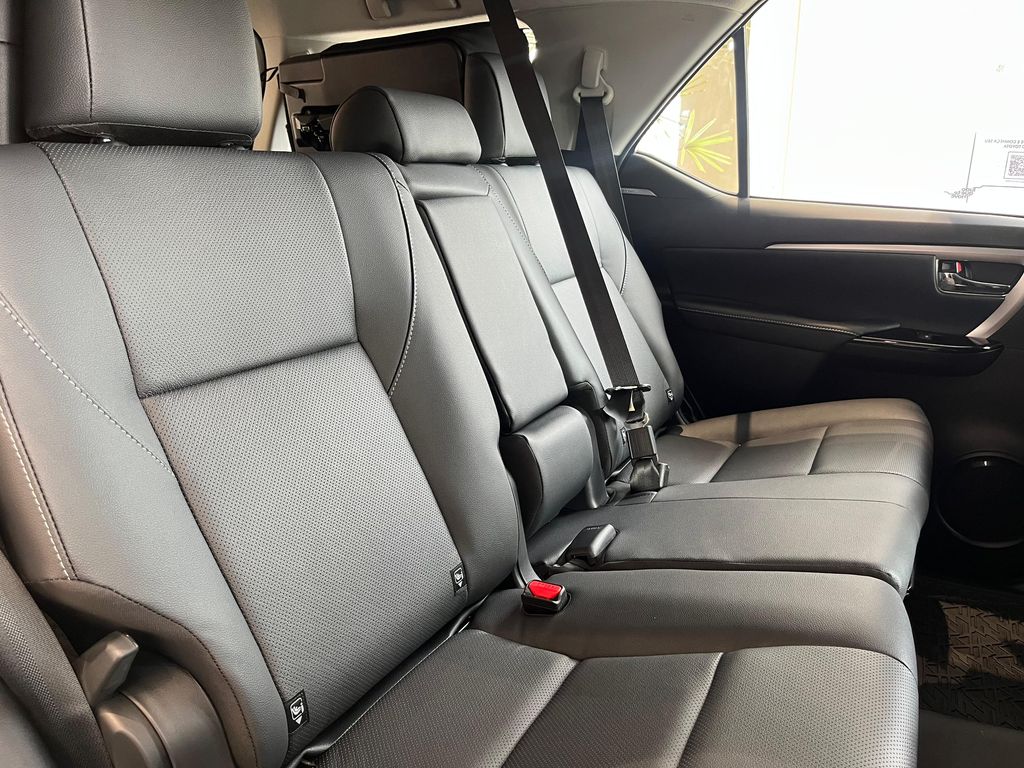 SW4 SRX Platinum 2.8 Turbodiesel 4x4 (Aut.) (7 Lugares)