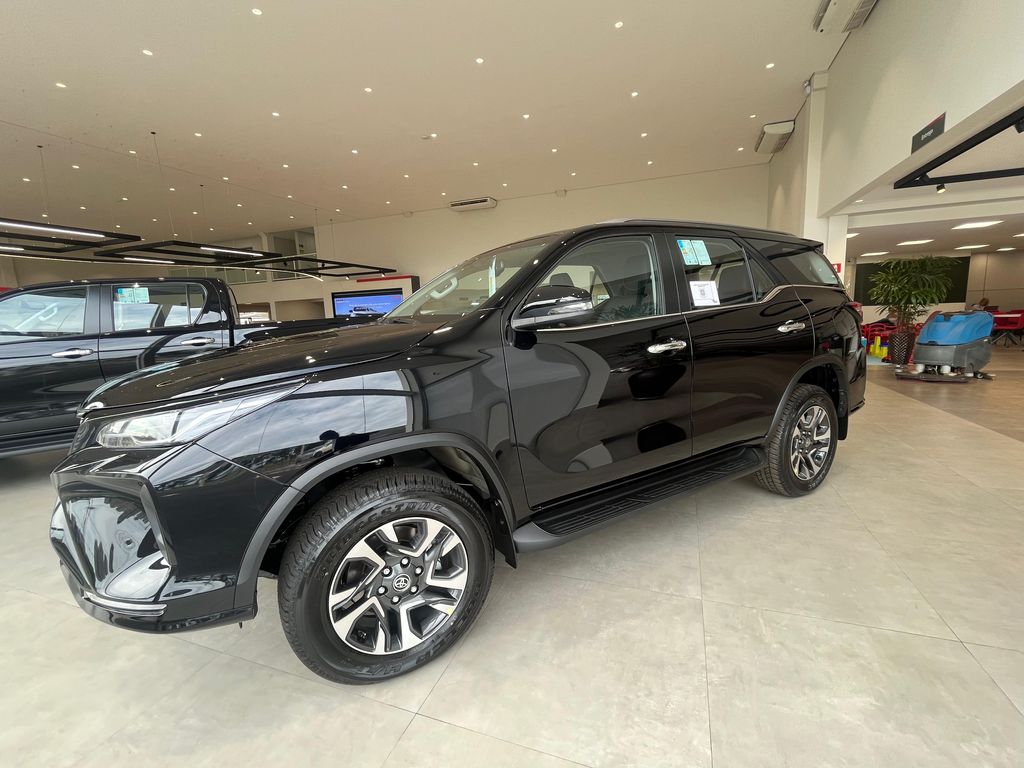 SW4 SRX Platinum 2.8 Turbodiesel 4x4 (Aut.) (7 Lugares)