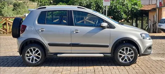 Carro Volkswagen CrossFox 2013 1.6 VHT (Flex)