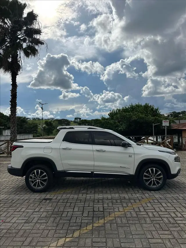 Carro Fiat Toro 2019 Volcano 2.0 diesel AT9 4x4