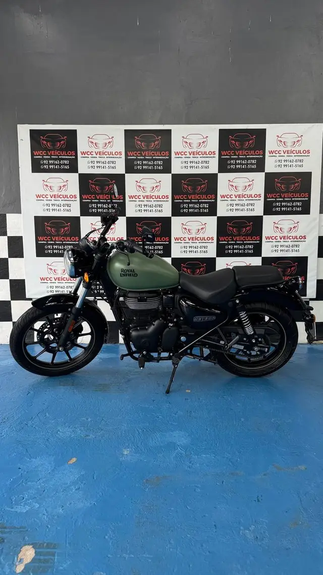 Carro Royal Enfield Meteor 350 2025 Fireball