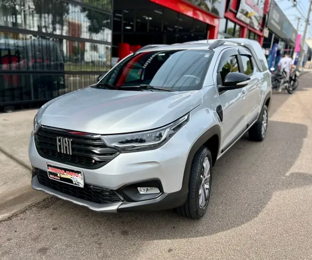 Carro Fiat Strada 2025 Volcano 1.3