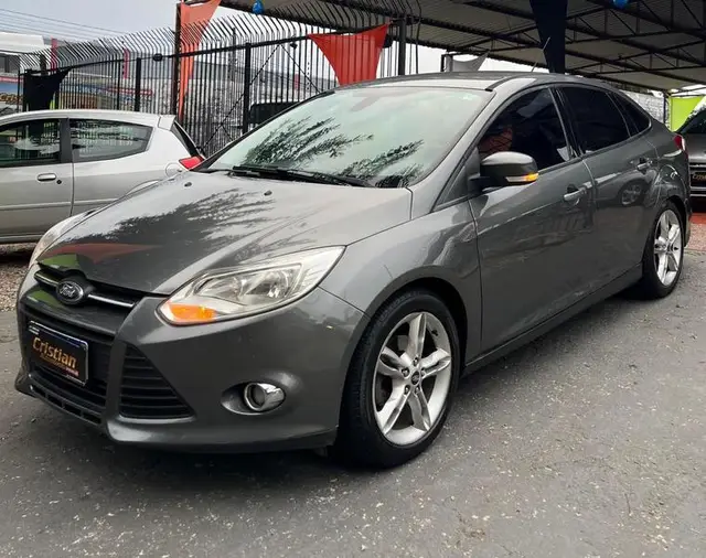 Carro Ford Focus Sedan 2014 SE 2.0 16V PowerShift (Aut)
