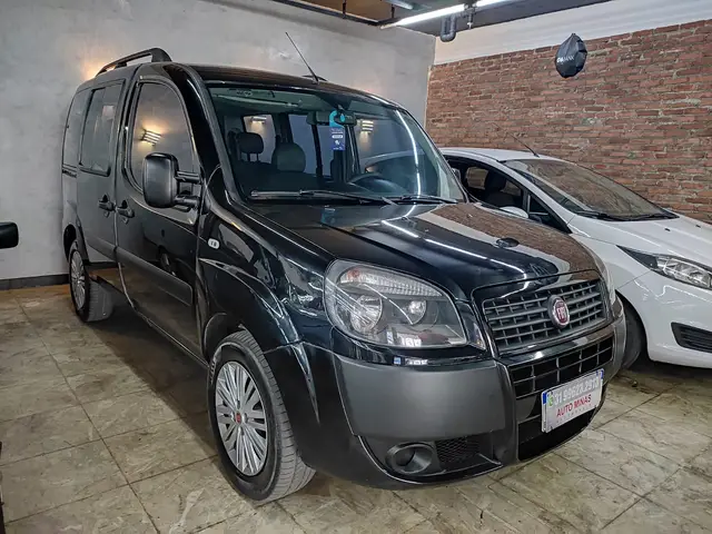 Carro Fiat Doblò 2020 Essence 1.8 16V (Flex)