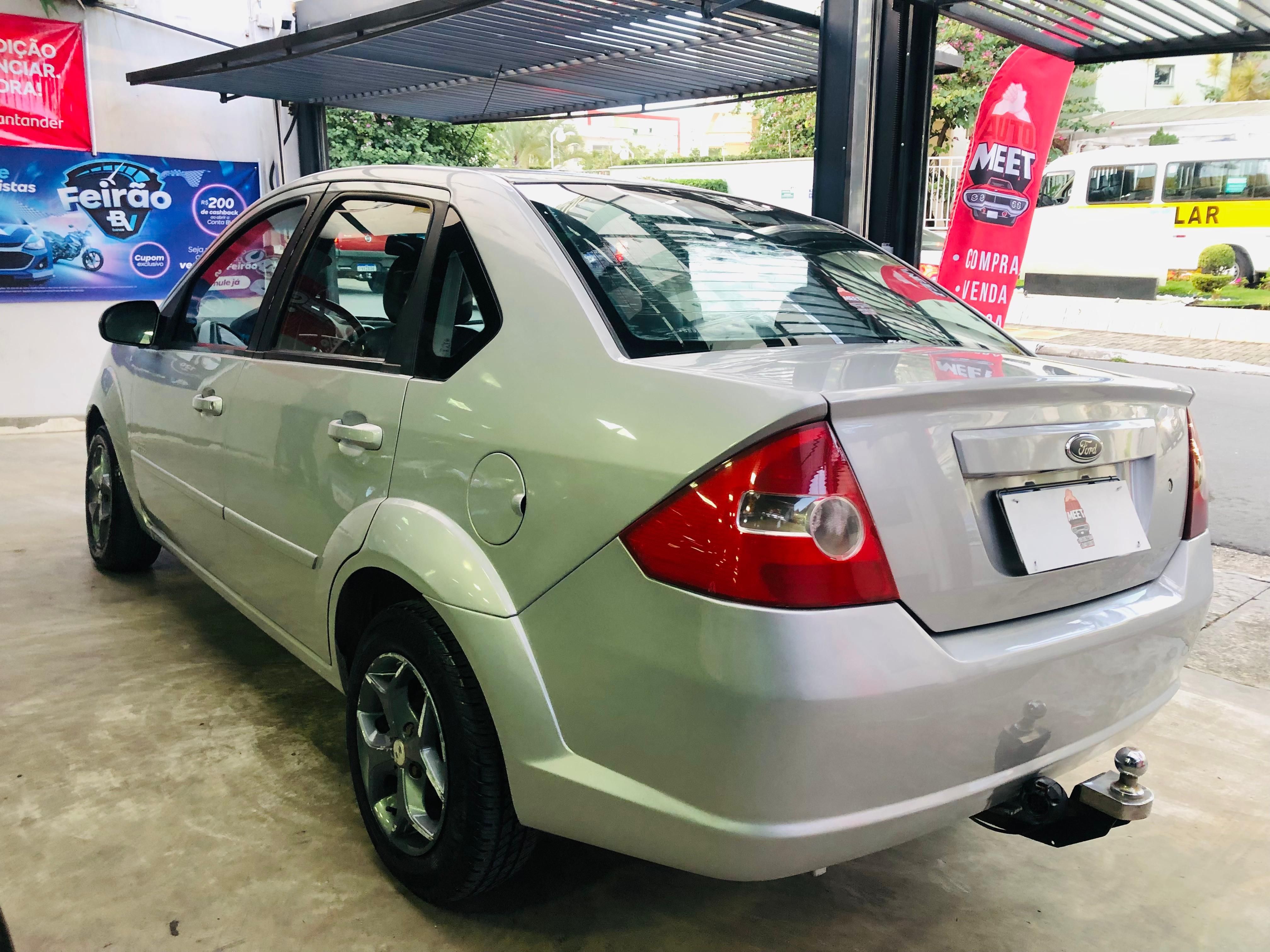 Ford Fiesta Sedan