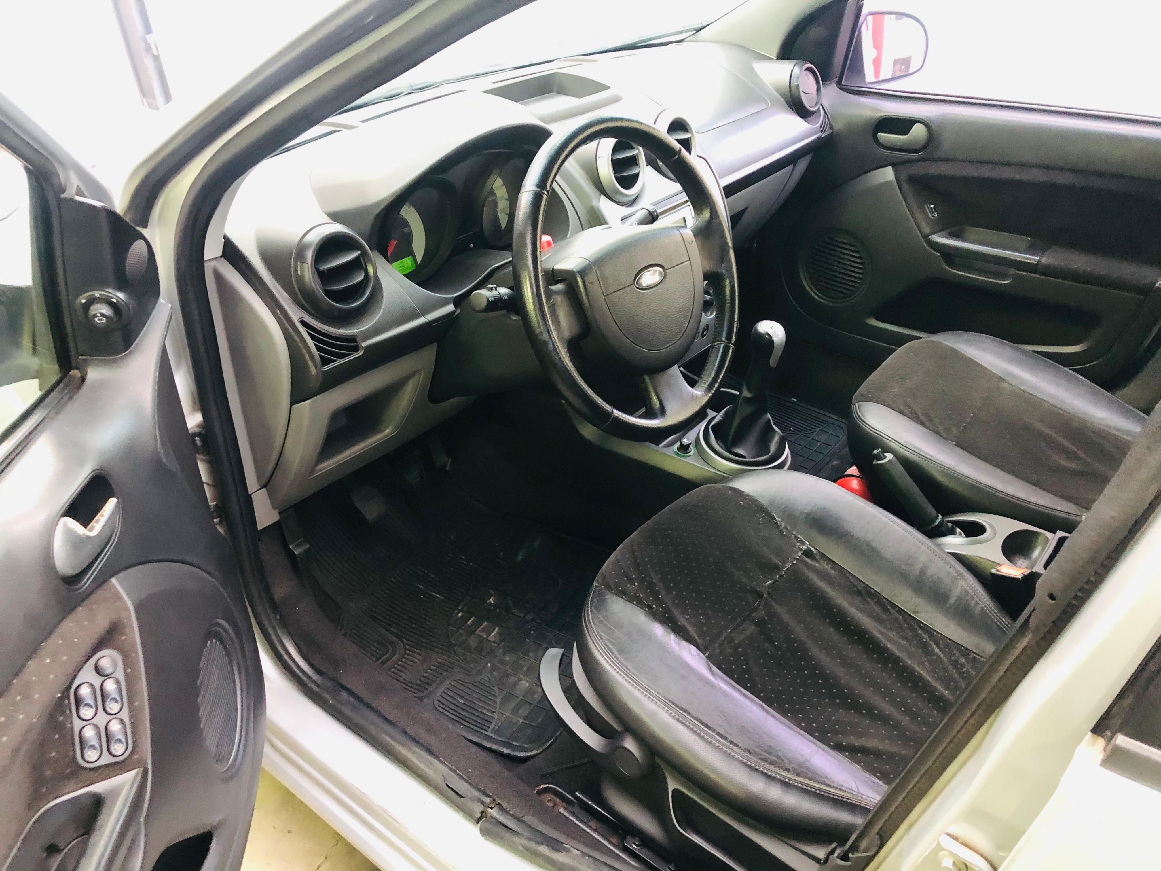 Ford Fiesta Sedan