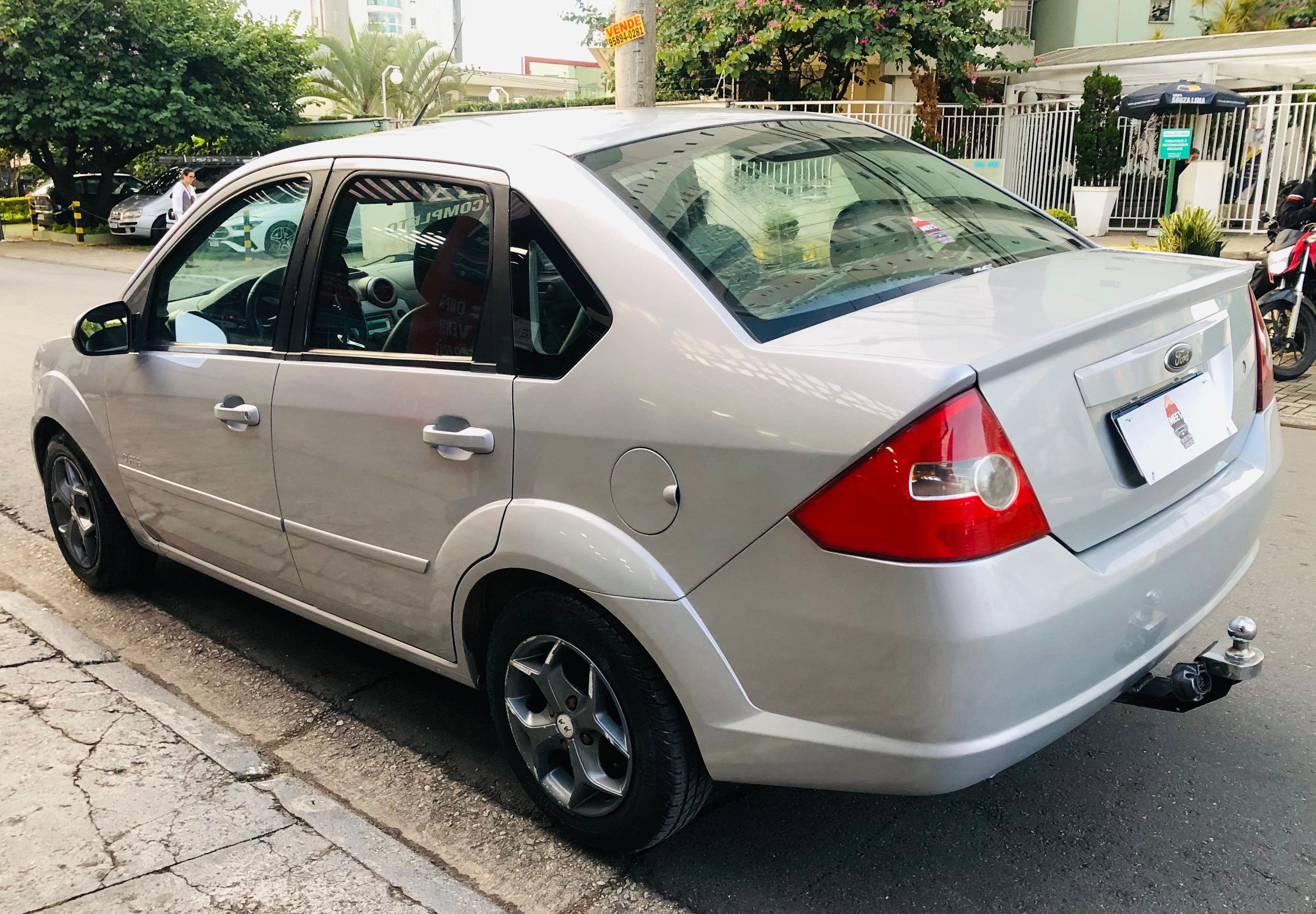 Ford Fiesta Sedan