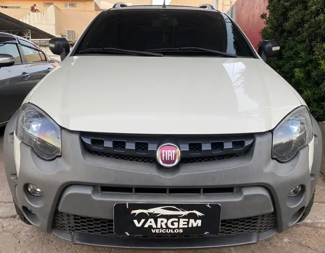 Carro Fiat Strada 2016 Adv.1.8 16V Dualogic Flex CE