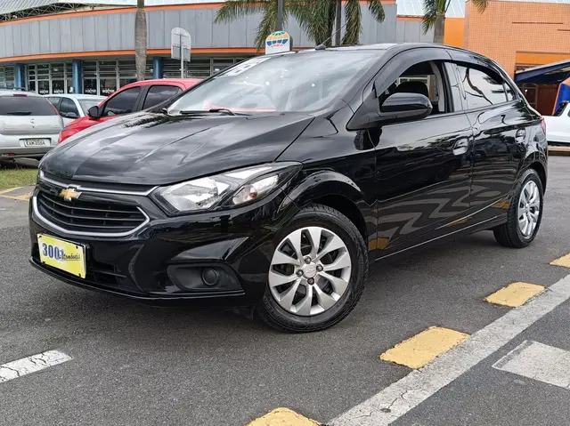Carro Chevrolet Onix 2018 1.4 LT SPE/4 (Aut)