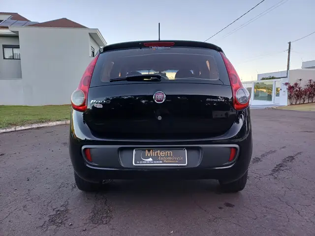 Carro Fiat Palio 2014 Attractive 1.0 8V (Flex)