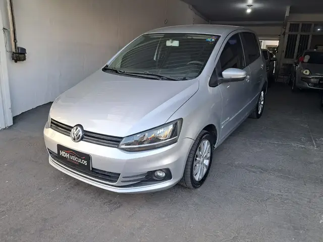 Carro Volkswagen Fox 2015 Comfortline 1.0 TEC (Flex)