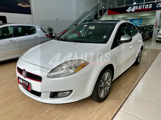 Carro Fiat Bravo 2013 Sporting 1.8 16V Dualogic (Flex)