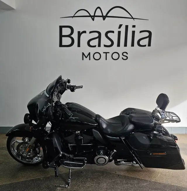 Carro Harley-Davidson CVO 2015 Street Glide