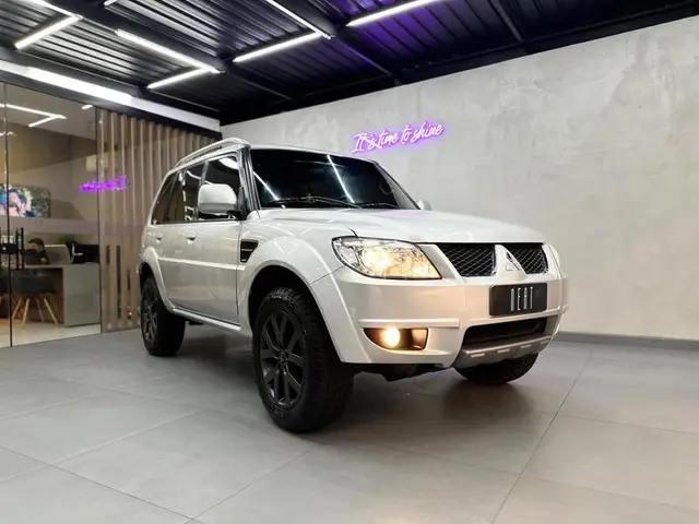 Carro Mitsubishi Pajero TR4 2010 2.0 16V 4x4 (flex) (aut)