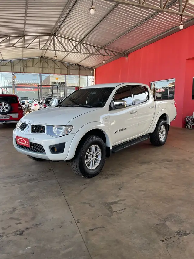 Carro Mitsubishi L200 Triton Sport 2011 L 200 Triton HPE 4x4 3.5 V6 (flex) (cab. dupla) (aut)