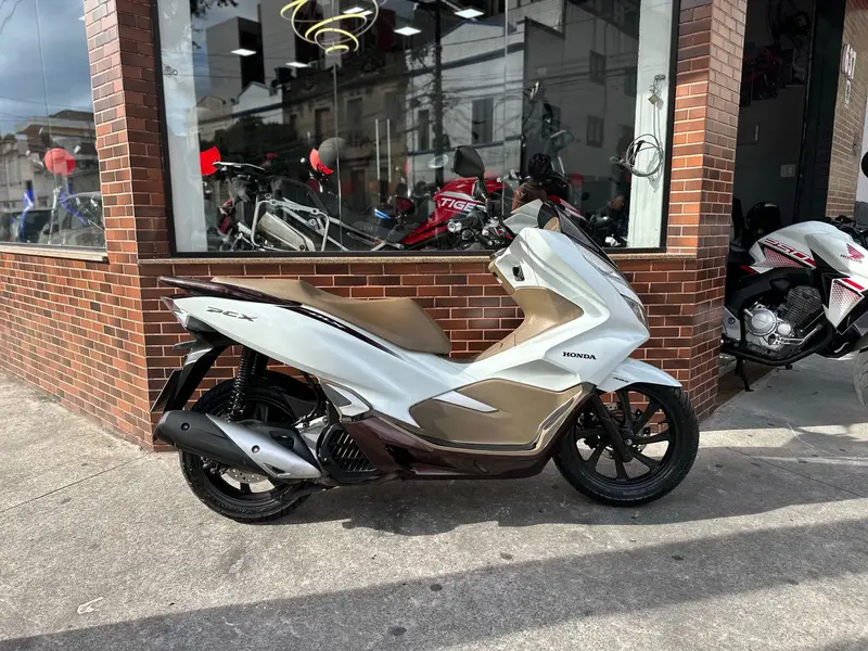 Honda PCX 150 DLX ABS