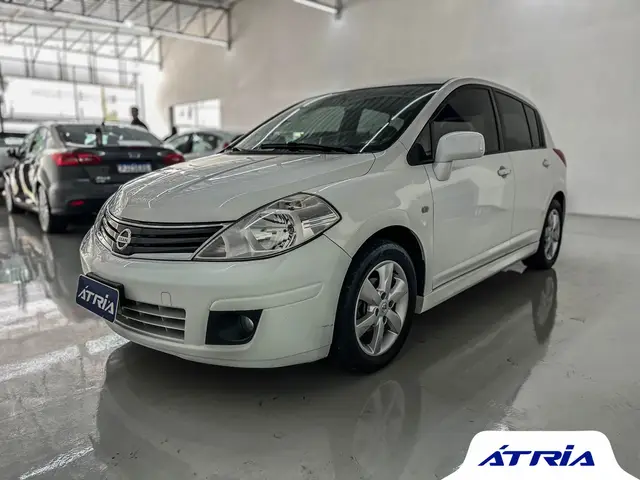 Carro Nissan Tiida 2013 SL 1.8 (flex) (aut)