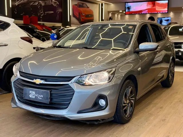 Carro Chevrolet Onix Plus 2024 LT 1.0