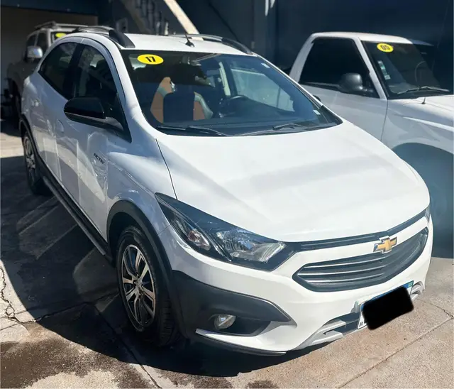 Carro Chevrolet Onix 2017 1.4 Activ SPE/4 (Aut)