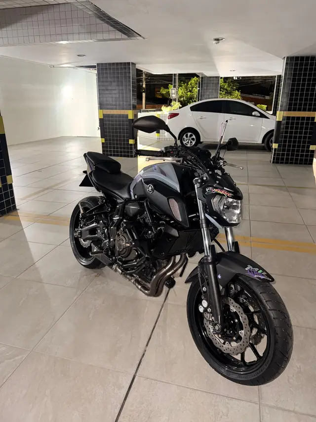 Carro Yamaha MT-07 2022 ABS