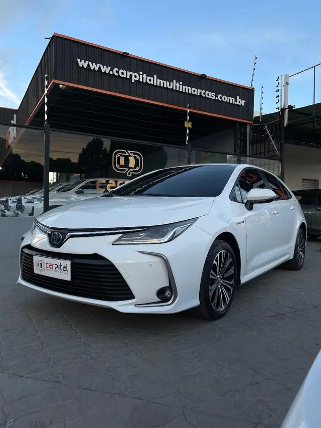 Carro Toyota Corolla 2023 Altis Hybrid 1.8 Flex