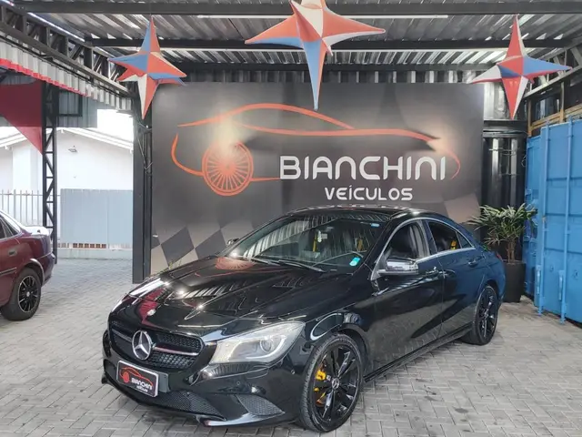 Carro Mercedes-Benz Classe CLA 2015 CLA 200 Urban DCT