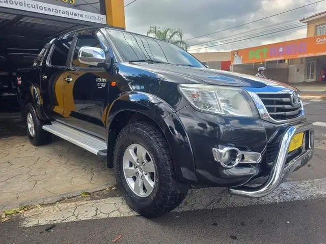 Carro Toyota Hilux Cabine Dupla 2014 Hilux 2.7 SR CD 4x2 (Flex) (Aut)