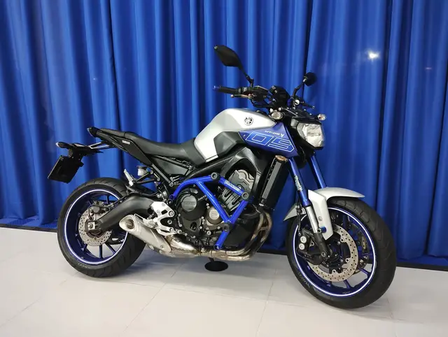 Carro Yamaha MT-09  2017 ABS