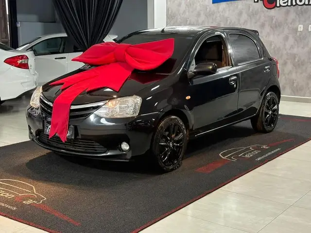 Carro Toyota Etios 2013 1.3 (Flex)