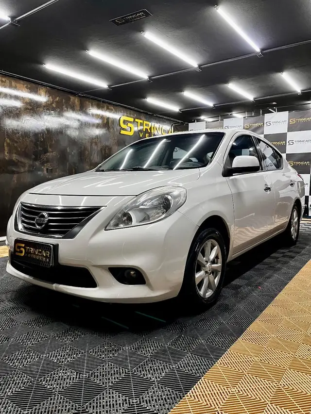 Carro Nissan Versa 2014 1.6 16V SL (Flex)