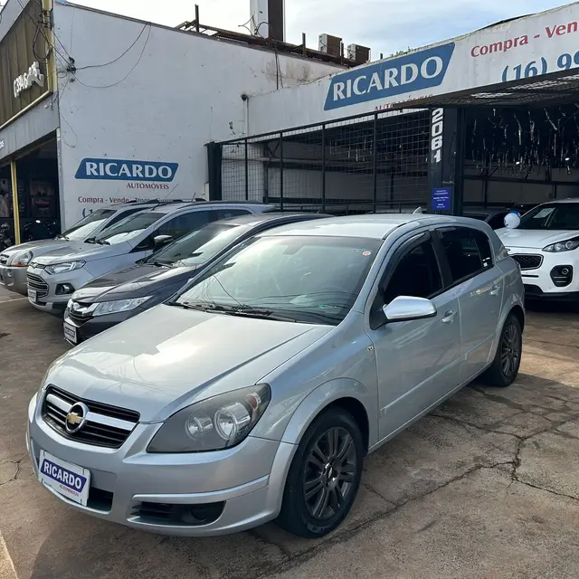 Carro Chevrolet Vectra GT 2008 2.0 8V (Flex)